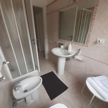 Interno 2 Vistamare *