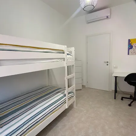 Interno 2 Vistamare *